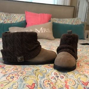 Brand New Muk Luis women booties size 9